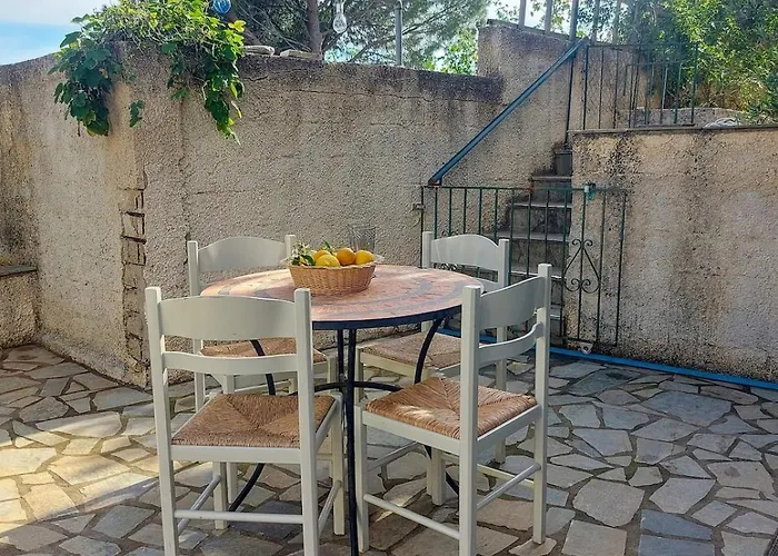 Διαμέρισμα Octopus Garden, Koralli Travliata