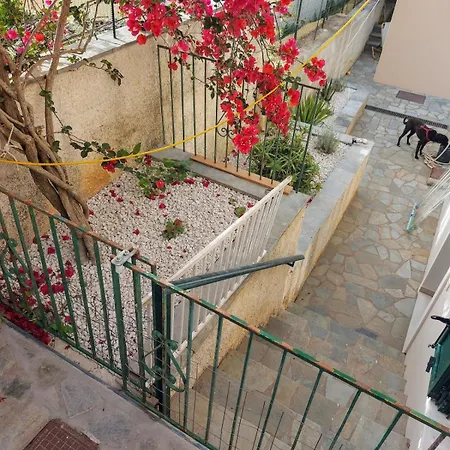 Octopus Garden, Koralli Апартаменты Travliata