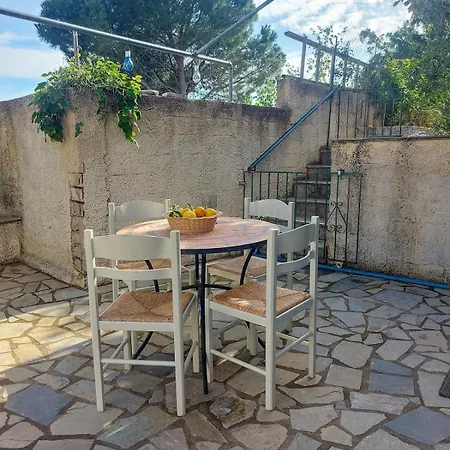 Διαμέρισμα Octopus Garden, Koralli Travliata