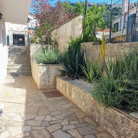 Апартаменты Octopus Garden, Koralli *