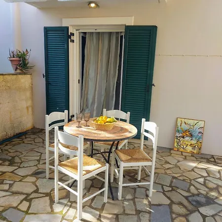 Octopus Garden, Koralli Apartment